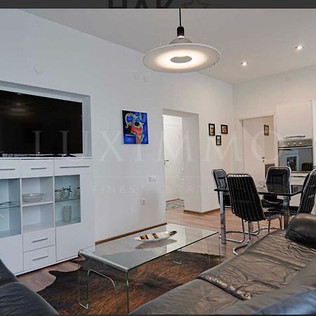 A Lovely 2 Bedroom Apartment In The Heart Of Sofía Exterior foto